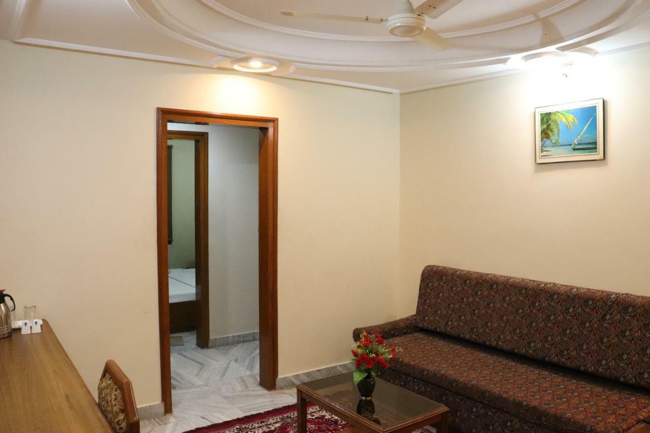 Geetco Hotel Jalor Экстерьер фото