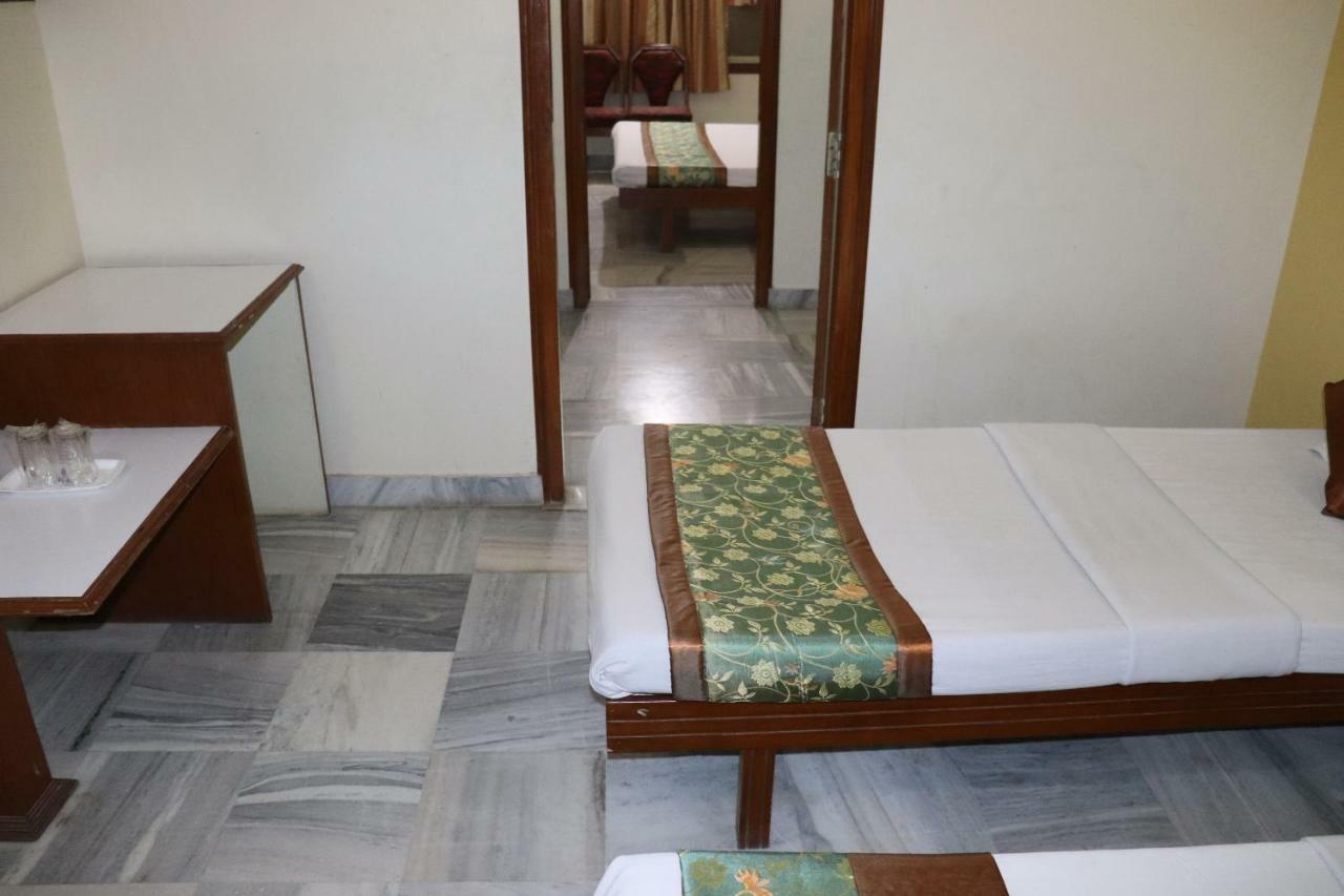 Geetco Hotel Jalor Экстерьер фото